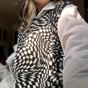 psychedelic checkered edgy contrast fleece sweater vest side pockets extra large